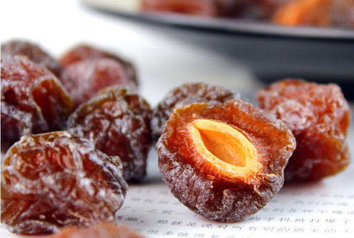 话梅半梅干 酸甜记忆里的休闲小食